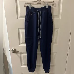 Figs- high waisted zamora jogger scrub pants - XS petite navy blue